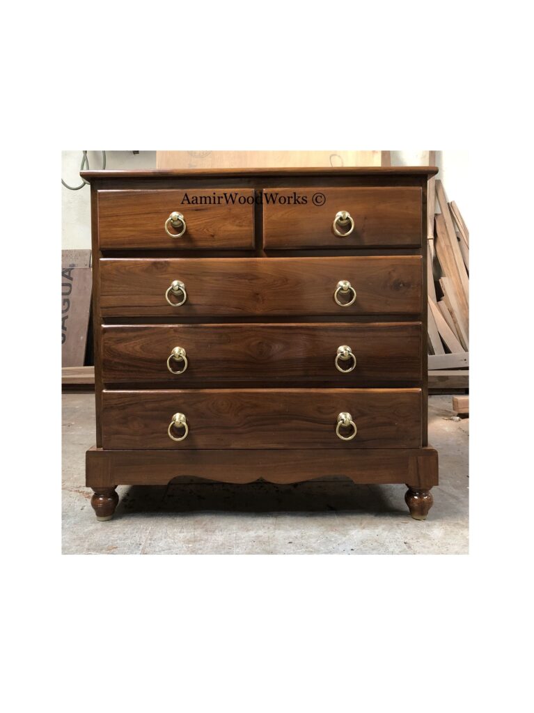 chest of drawers