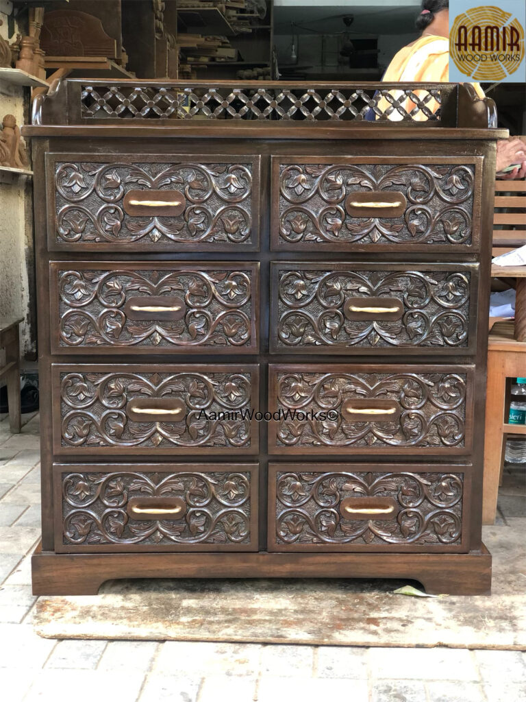 chest of drawers