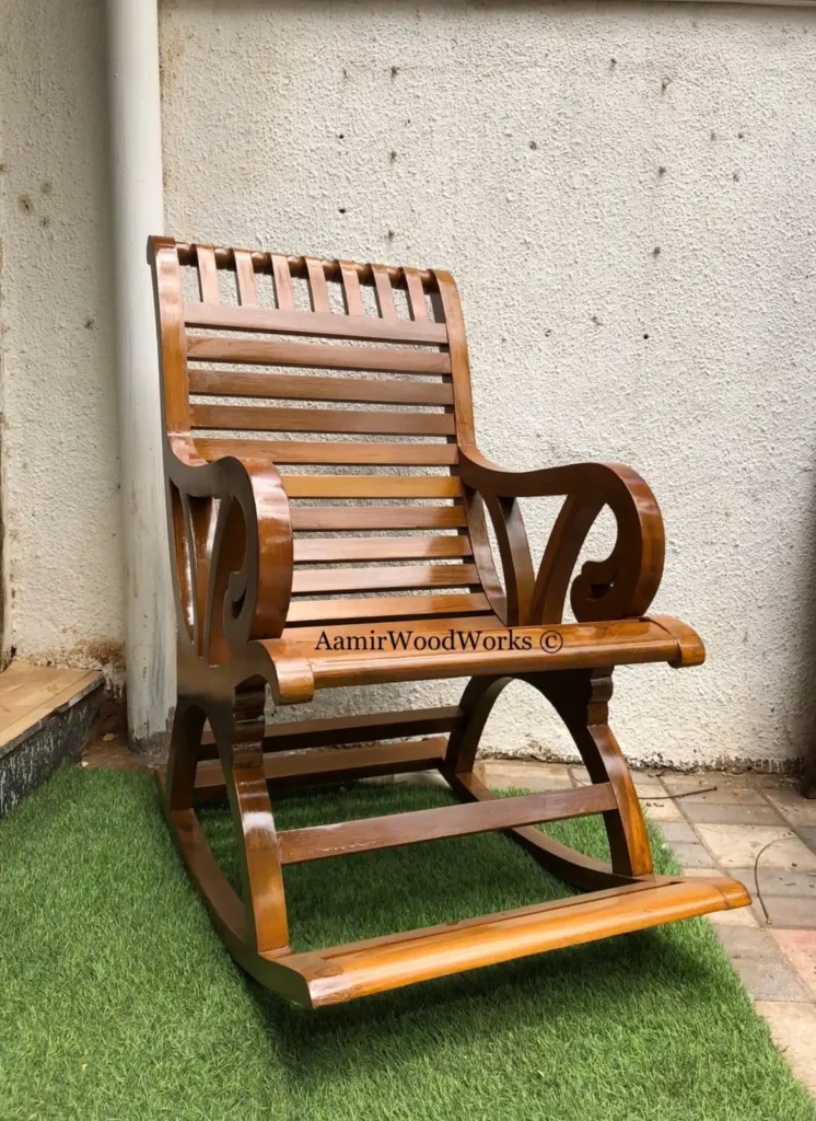 Sheesham wood vs Teak wood - Moisture and Weathering